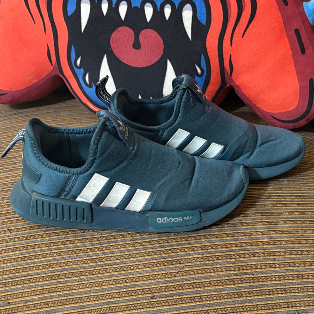 Adidas Kids Teal and White Sneakers